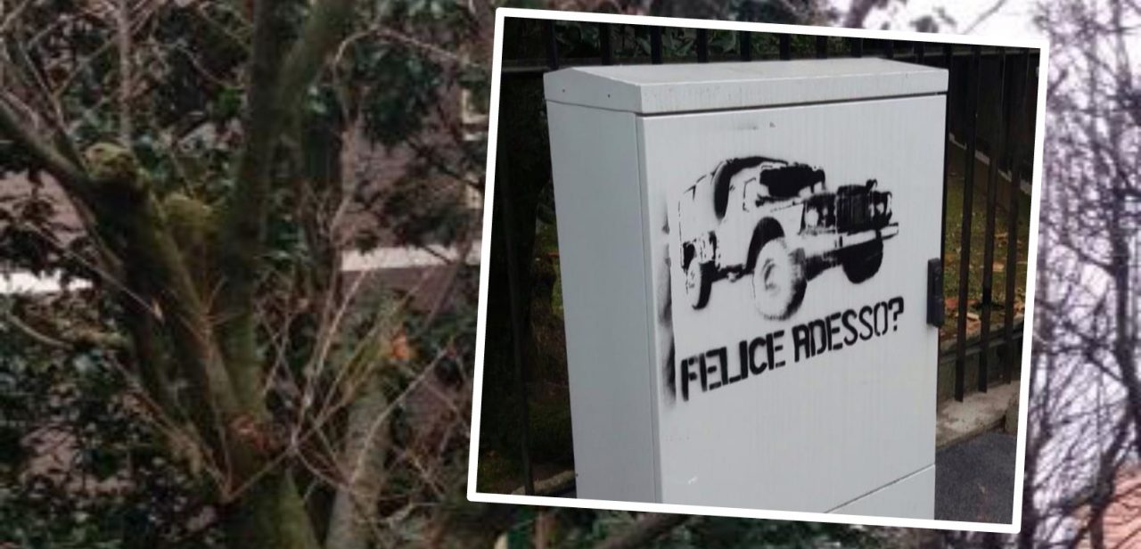 Graffiti contro l’Esercito: “Sindaco, vanno subito cancellati”