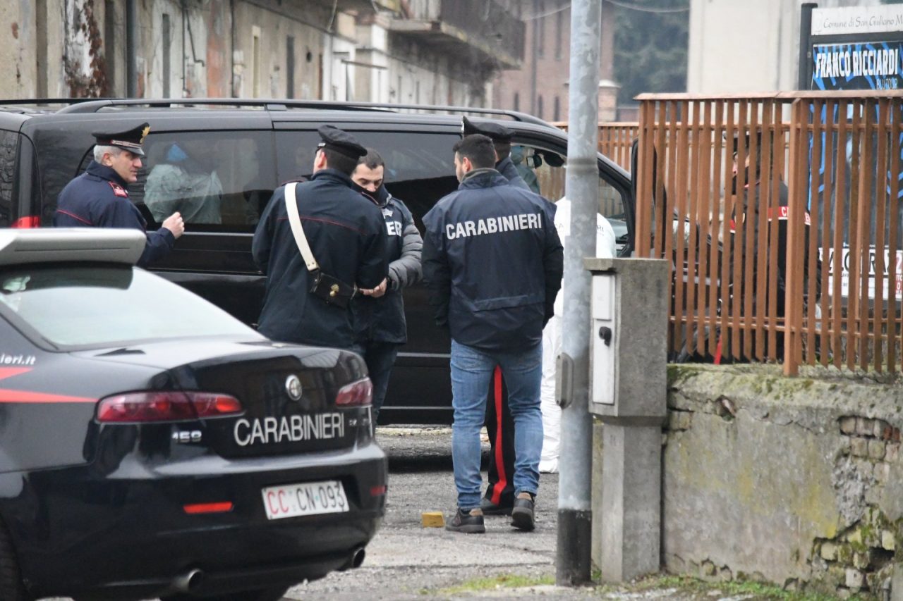 Trovato cadavere su un furgone E’ giallo FOTO