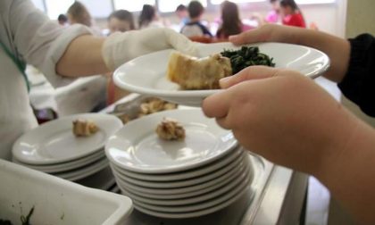 Il cibo salutista va di traverso: a Pioltello cambia il menù della mensa scolastica