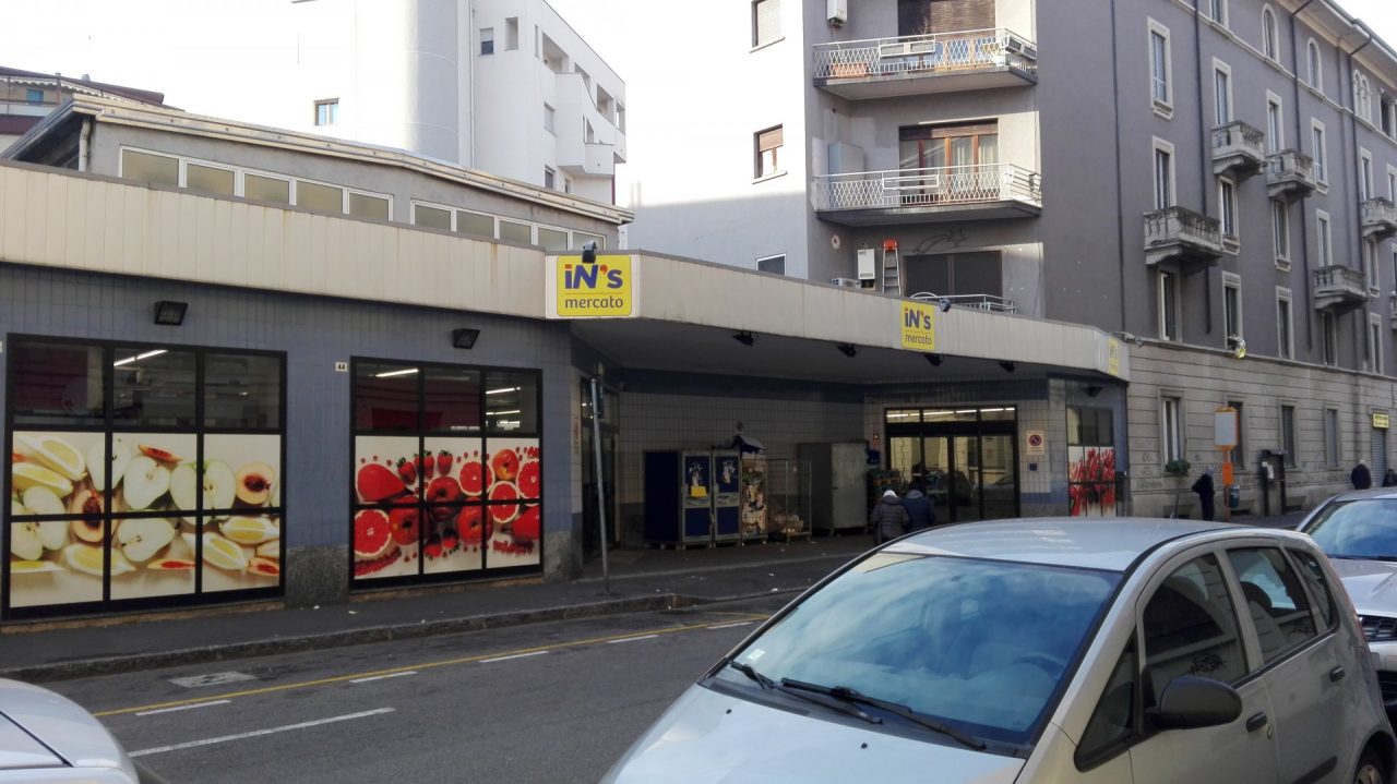 Lite violenta al supermercato per la fila in cassa: un ferito