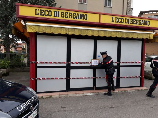 Edicolante spaccia cocaina davanti alle scuole, arrestato