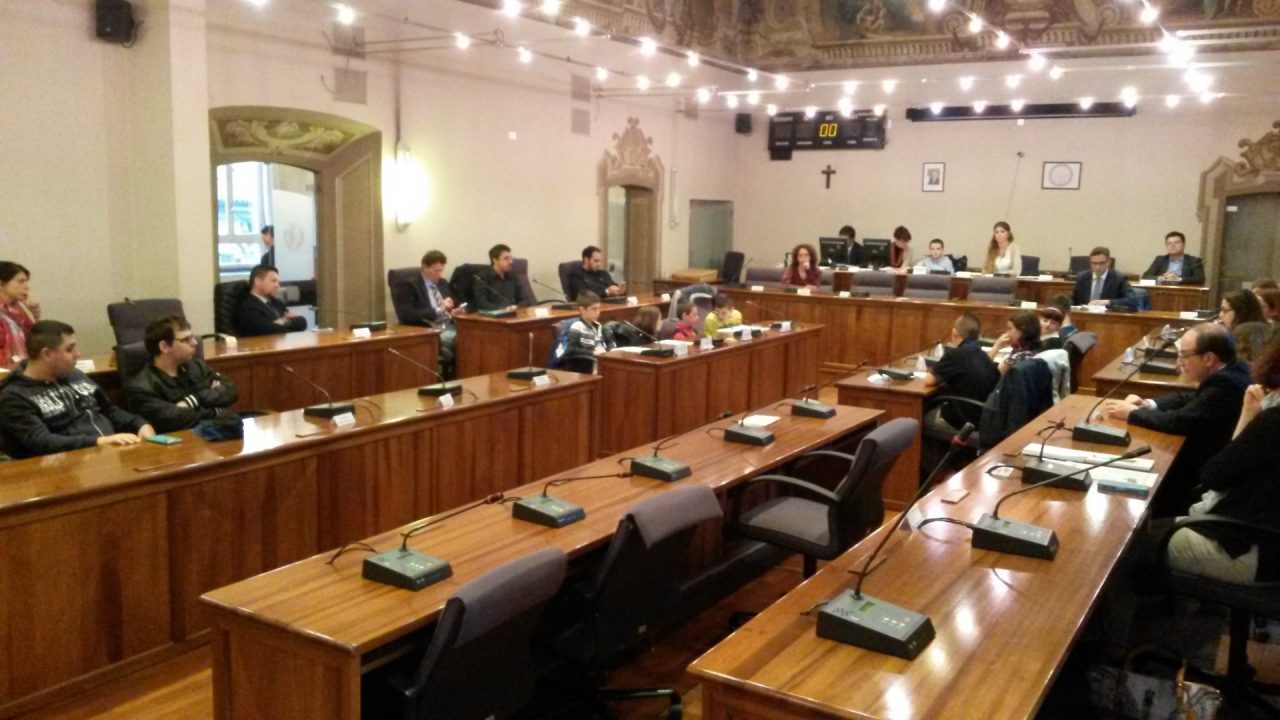 Maggioranza in bilico in Consiglio comunale a Cologno Monzese