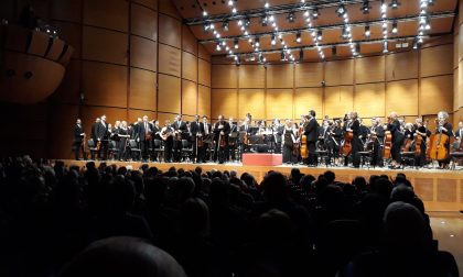 Orchestra Giuseppe Verdi  in "salsa melzese" ed è standing ovation