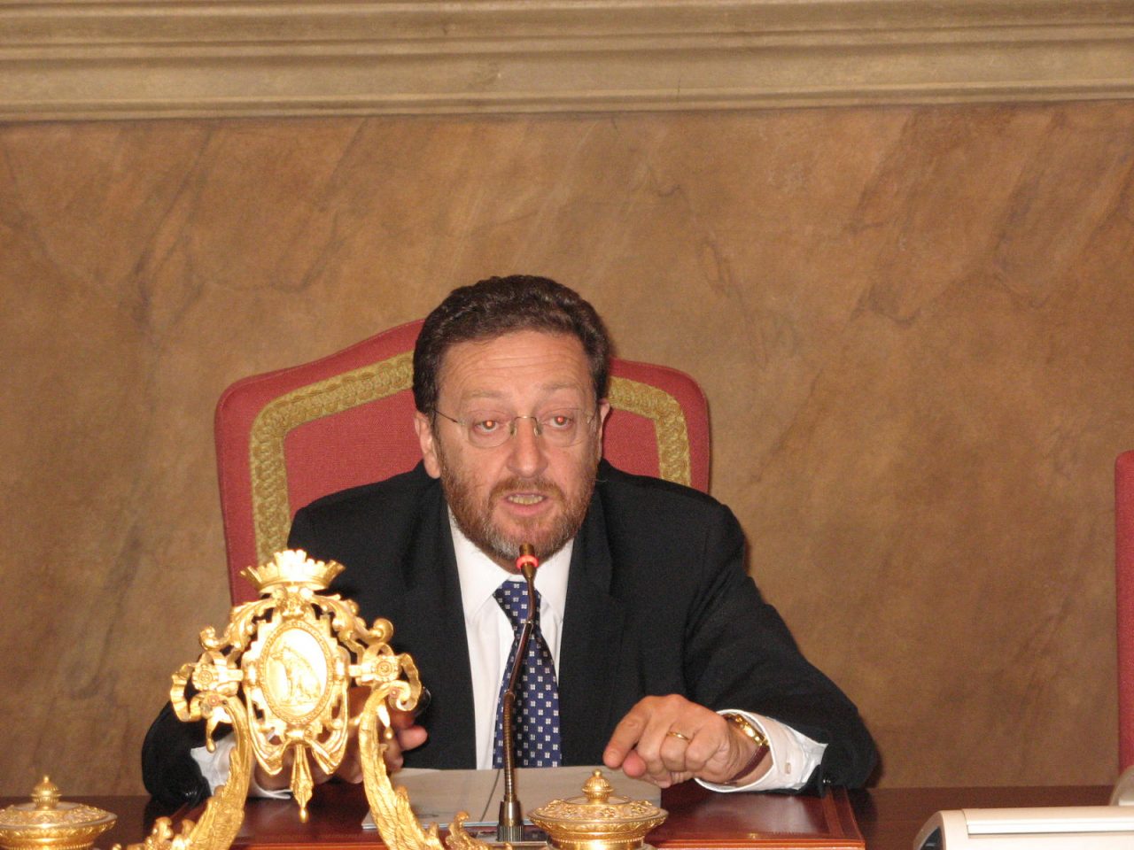 Bimbo positivo alla cocaina, De Corato attacca le politiche di sinistra