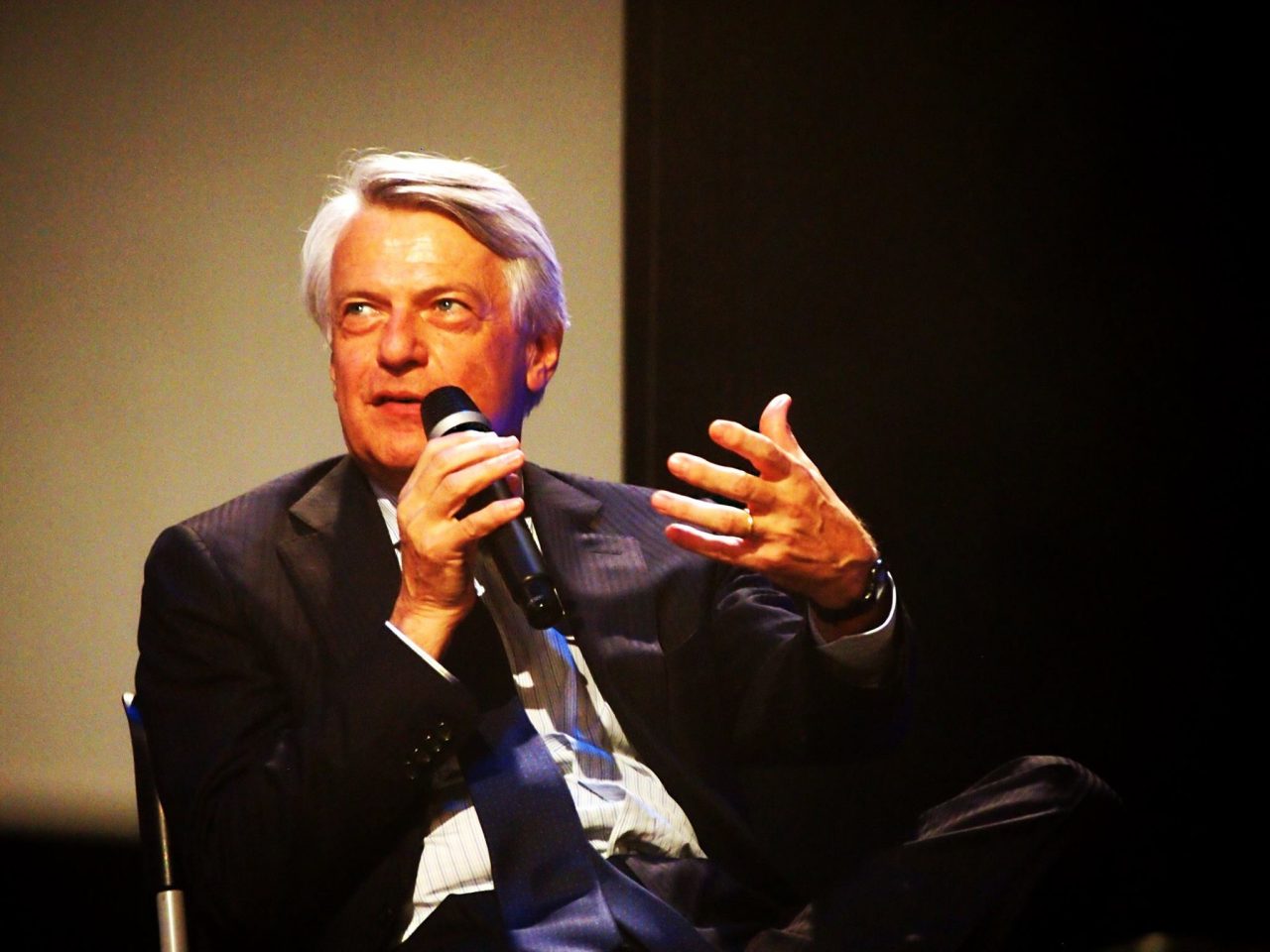 Ferruccio De Bortoli a Trezzo sull’Adda parla dei poteri forti