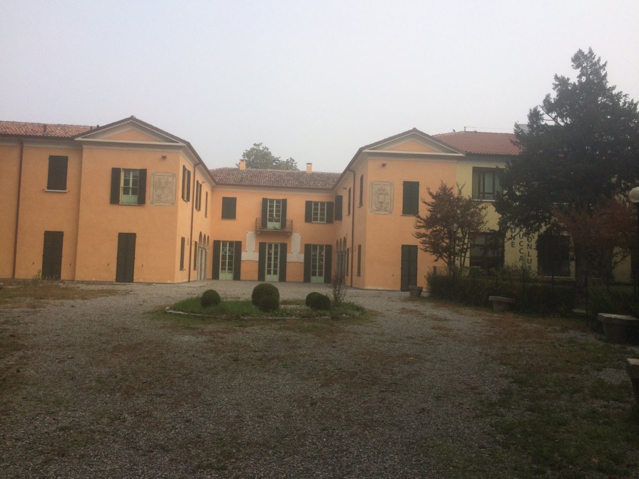 Ex sacerdote consigliere in casa di riposo accusato di molestie su minori