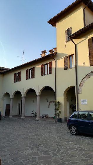Cambiago viaggio nel regno dell’incuria della Corte Prandi LE FOTO