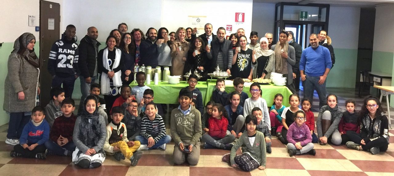 Scuola di arabo studenti in aula a Pioltello