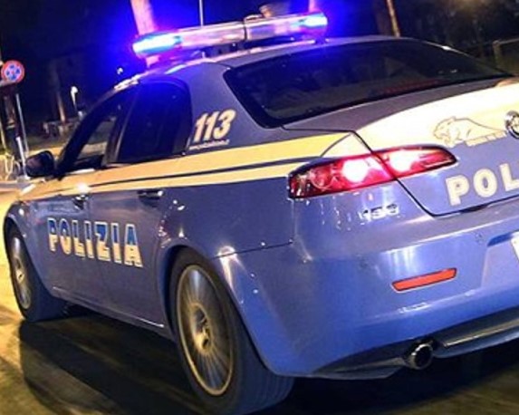 Polizia arresta due giovani spacciatori: il giudice li rimette subito in libertà