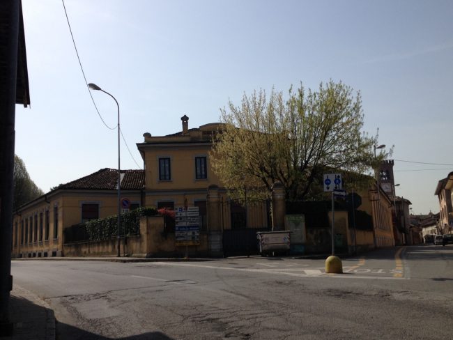 Bimba ferita durante la pausa delle maestre e scatta la denuncia