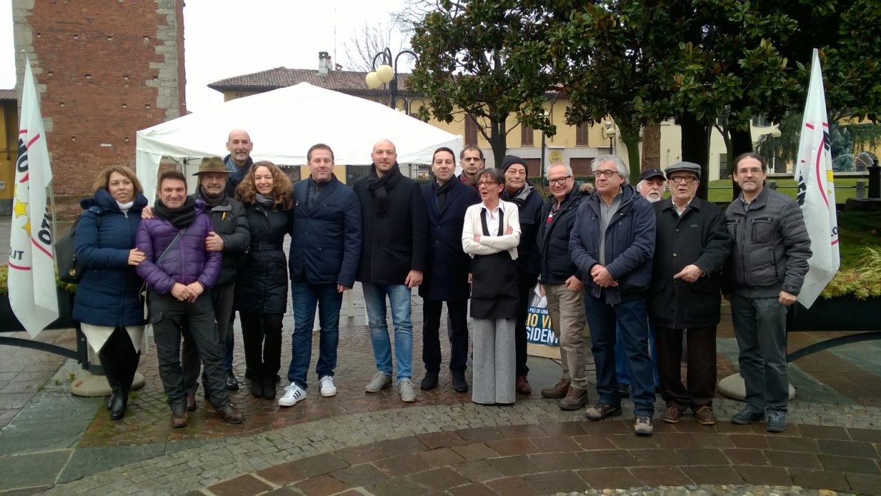 Movimento 5 stelle in piazza a Melzo