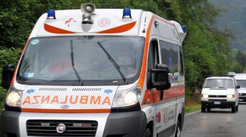 Malore sul lavoro: settantenne grave in ospedale