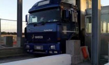 Autostrade aumento pedaggi i camionisti non ci stanno: “Altro che inflazione”