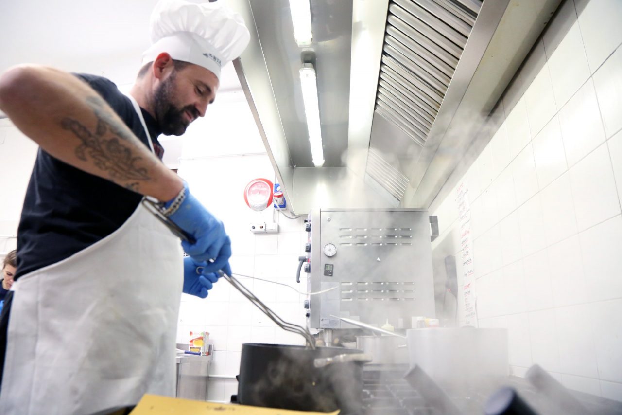 Teo Roncalli delle Veline Grasse chef benefico per una notte FOTO