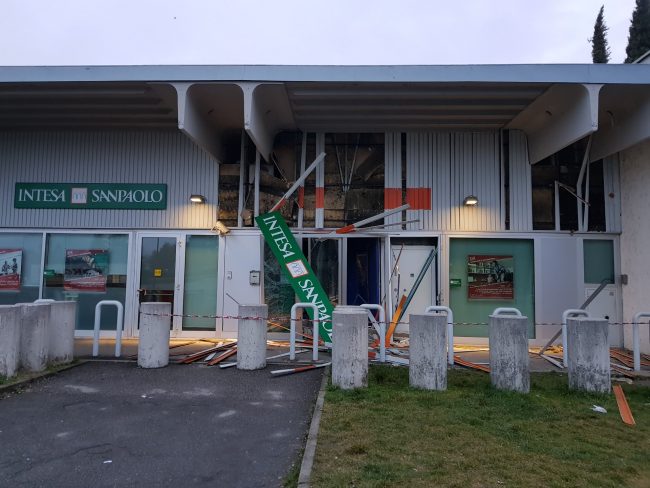 Bancomat esploso la banda del gas ha colpito ancora FOTO