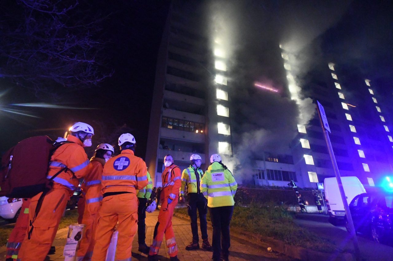 Appartamento incendiato a Cologno Monzese IL VIDEO