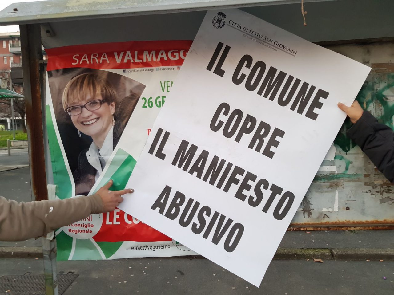 Elezioni, Forza Italia: “Il Comune copre i manifesti abusivi del Pd”