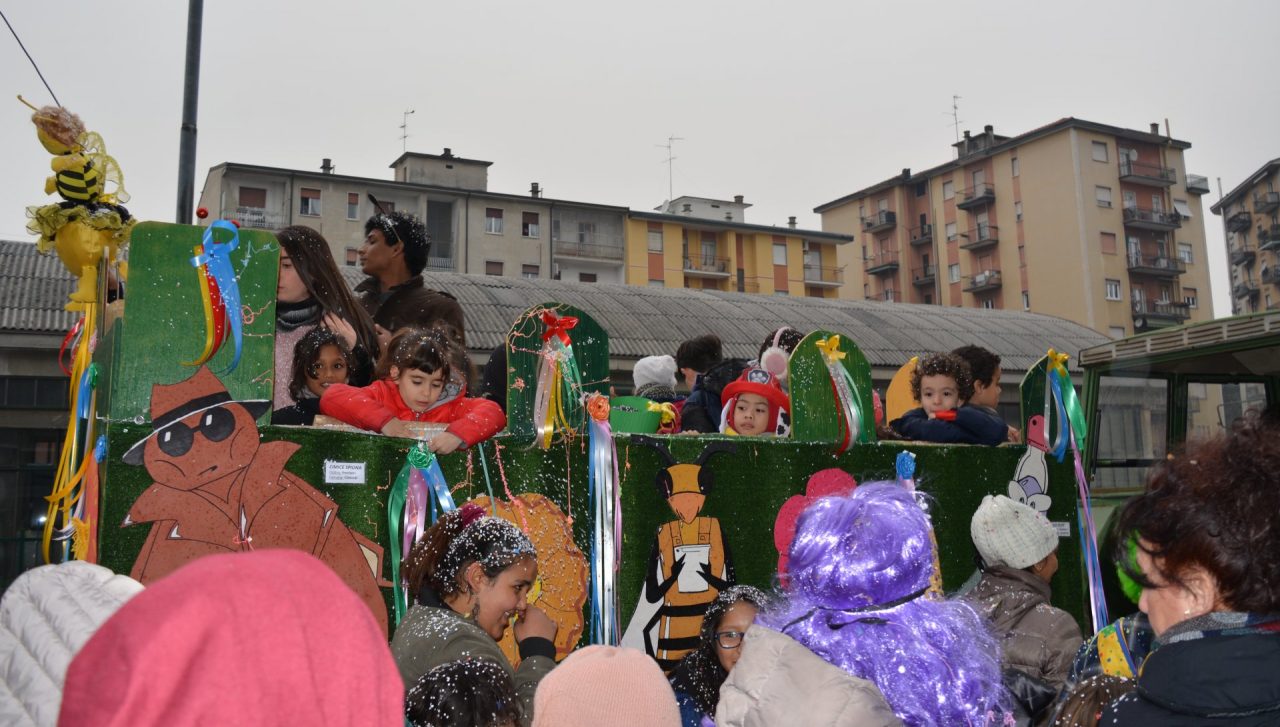 Carnevale Pioltello sfilata carri per le vie del paese e festa oratori