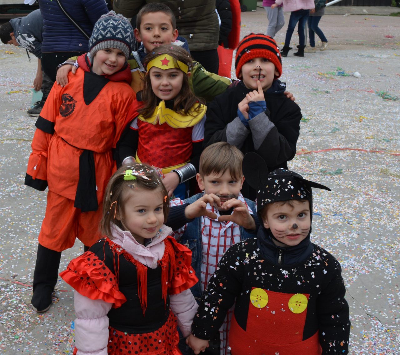 Carnevale Pioltello sfilata carri per le vie del paese e festa oratori