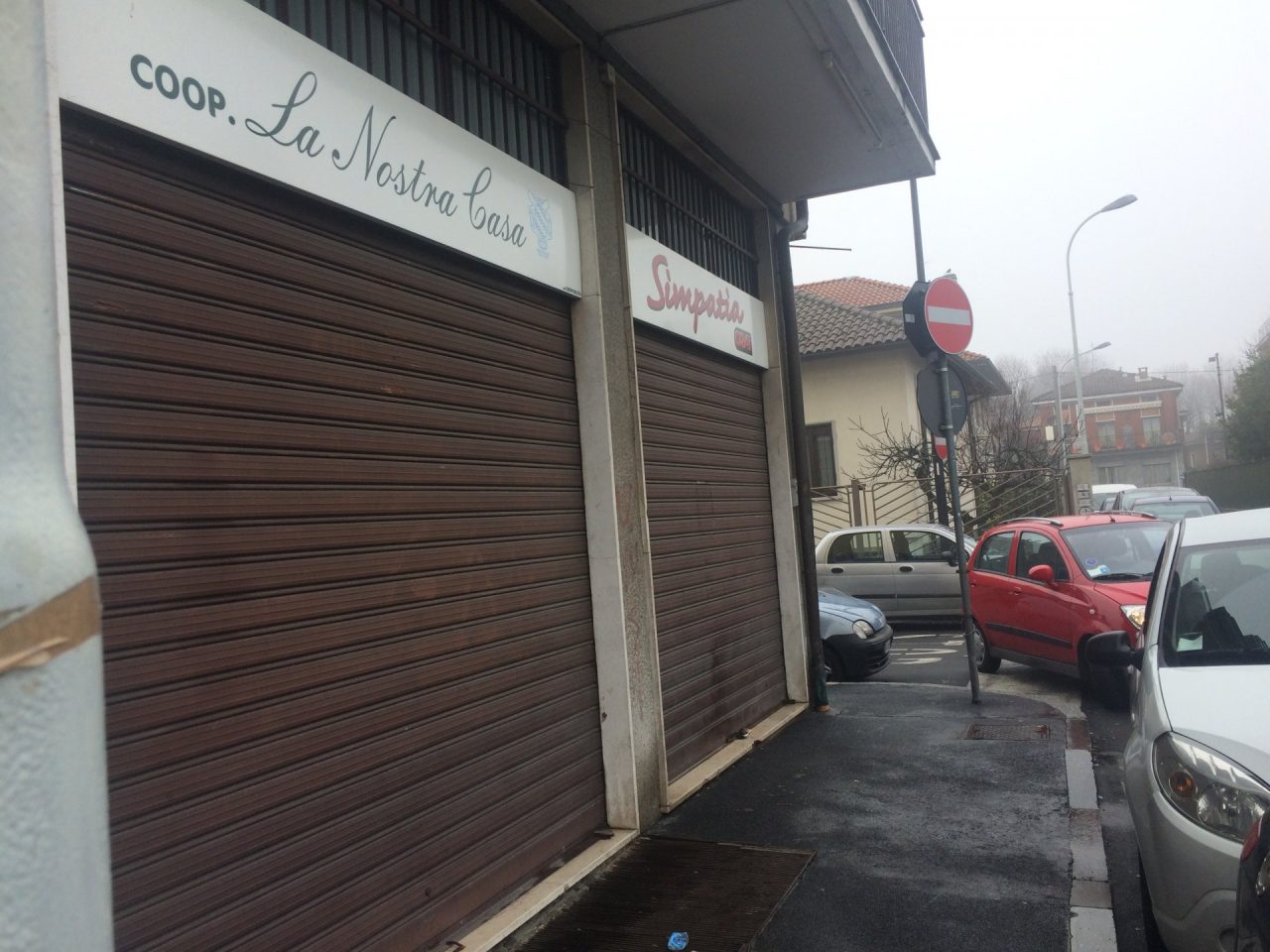 Quartiere senza servizi, chiude anche il supermercato