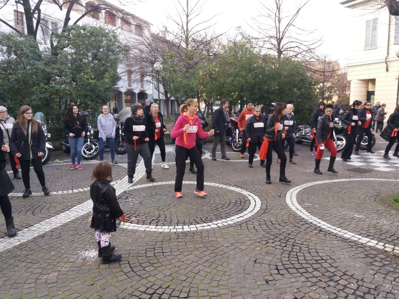 Flash mob tutti in piazza contro la violenza sulle donne VIDEO