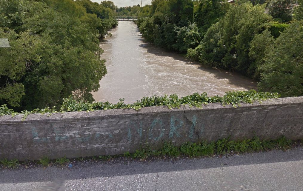 Scappa dalla casa di riposo e minaccia di buttarsi dal ponte sul Brembo