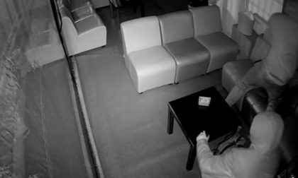 Furto al bar: ladri filmati dalle telecamere