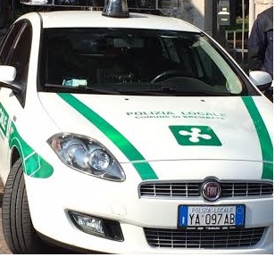 Rubano alcolici cinque giovani finiscono nei guai a Brembate