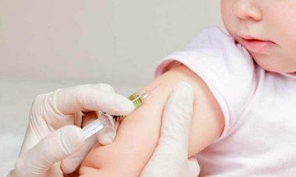 Leghista no vax: “I bambini danneggiati dai vaccini esistono, non sono fantasmi, ecco i dati”