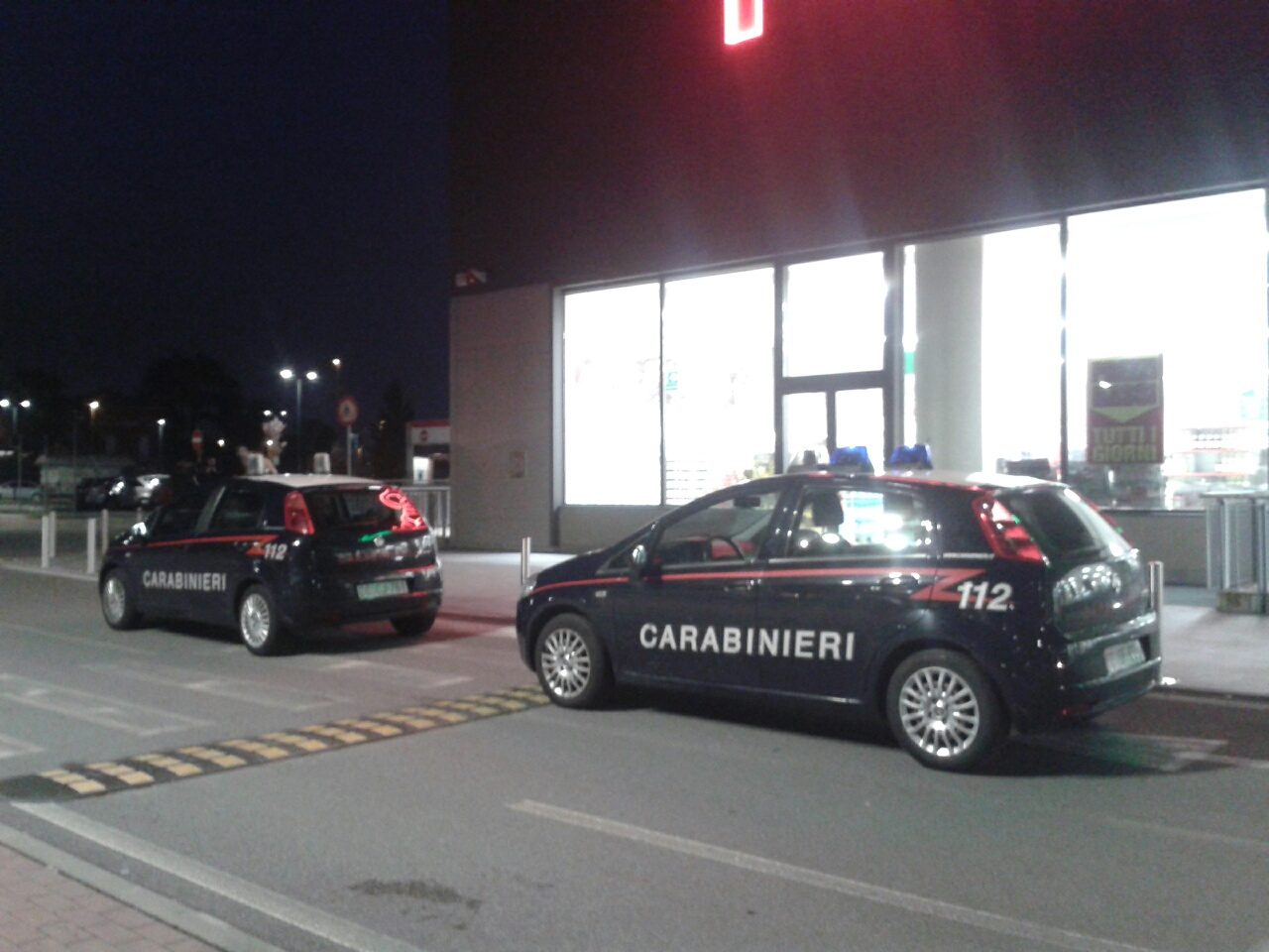 Rapina con pistola al supermercato