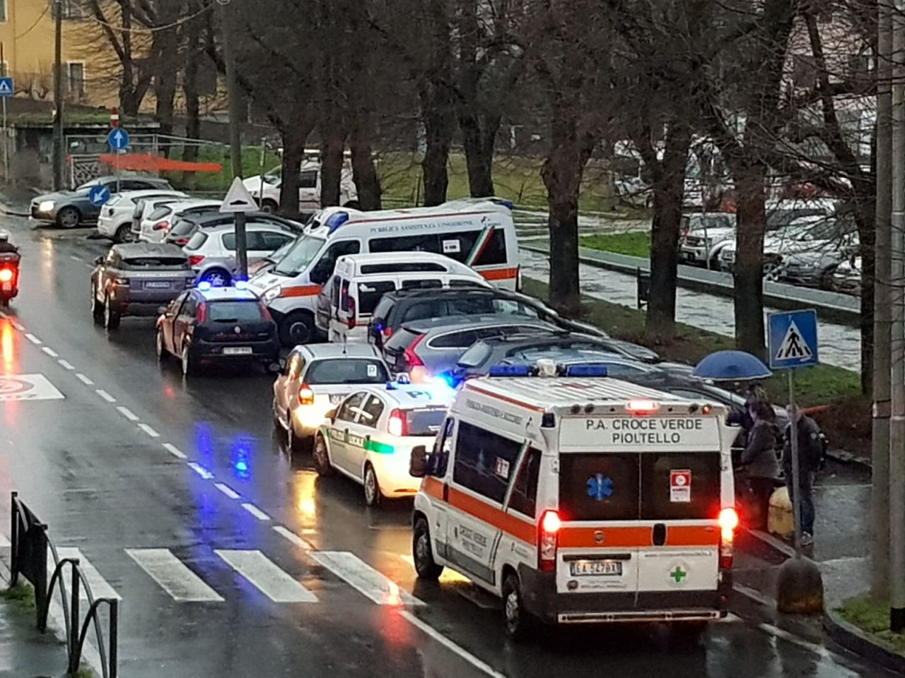 Bambina investita e portata in ospedale