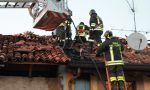 Incendio a Gorgonzola tetto di una cascina in fumo FOTO