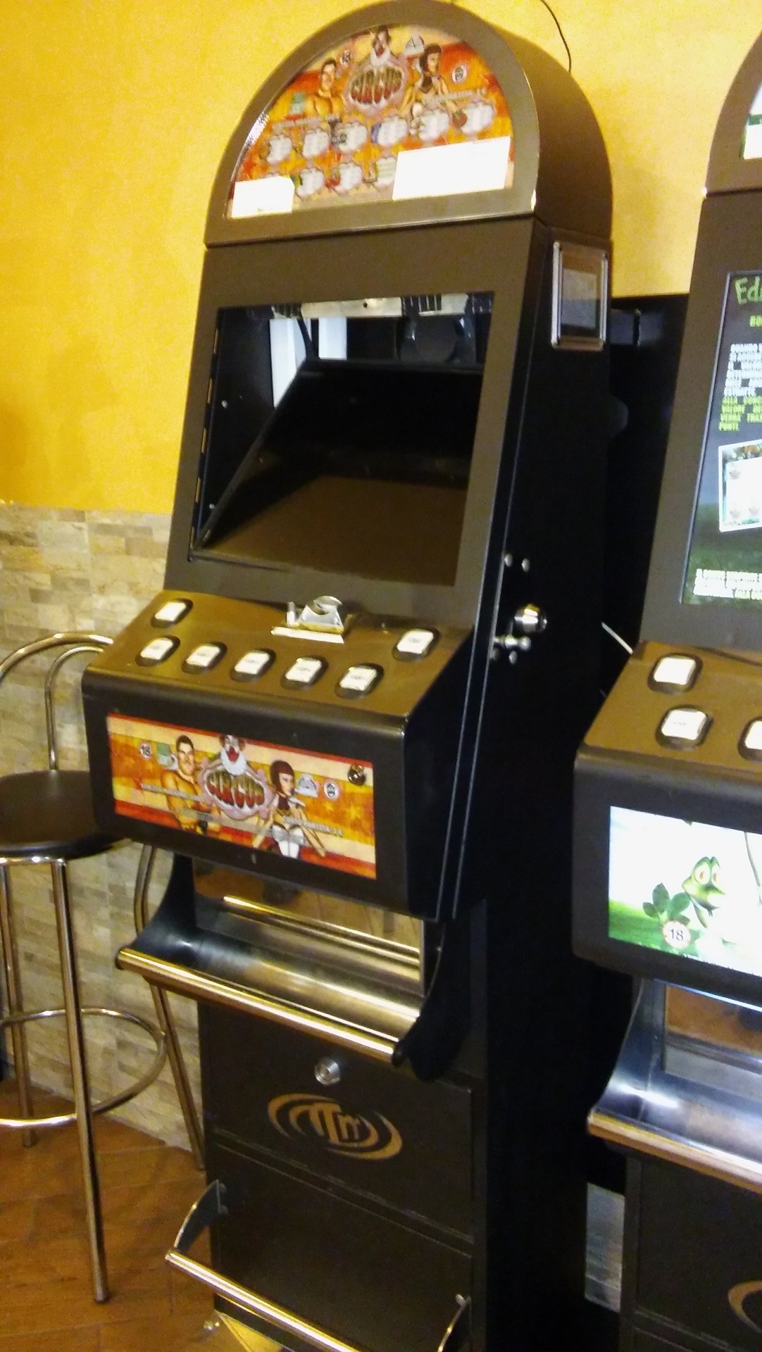 Trezzo Bar Centrale slot machine distrutta