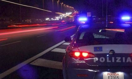 Auto sbanda in Tangenziale Est e finisce contro il guardrail: 38enne grave in ospedale