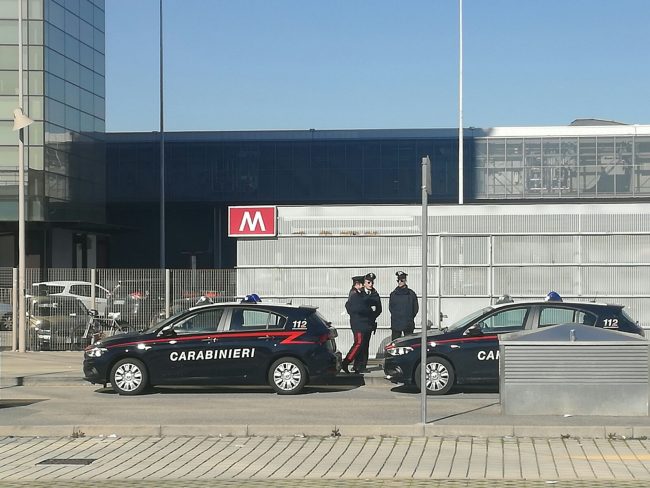 Evacuata metro Milano per possibile “pacco bomba”