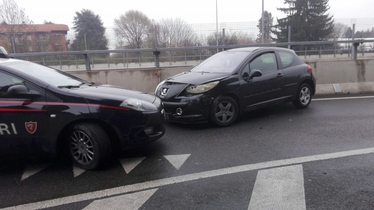 Inseguimento da film, poi l’incidente: l’auto era piena di droga