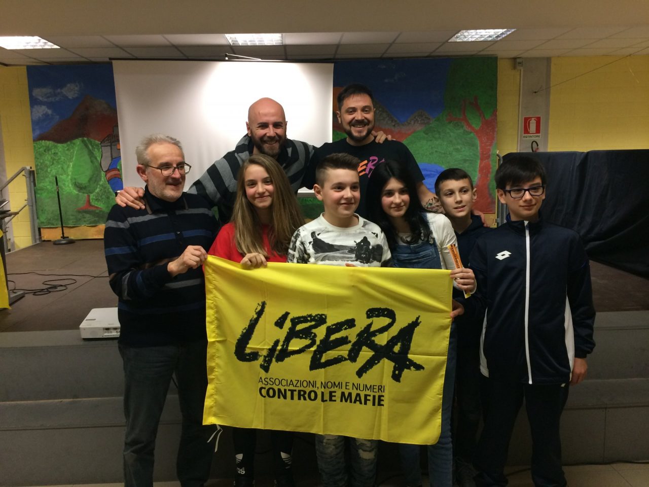 Superlettore legalità cinque studenti di Pozzo battono tre classi vapriesi