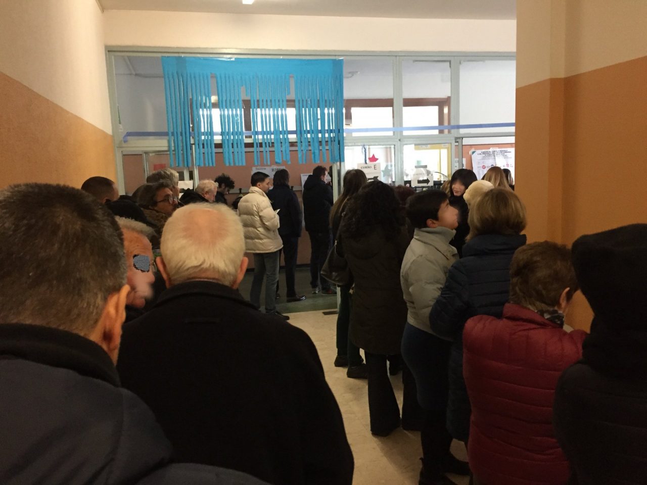 Elezioni 2018 code ai seggi per la nuova scheda elettorale