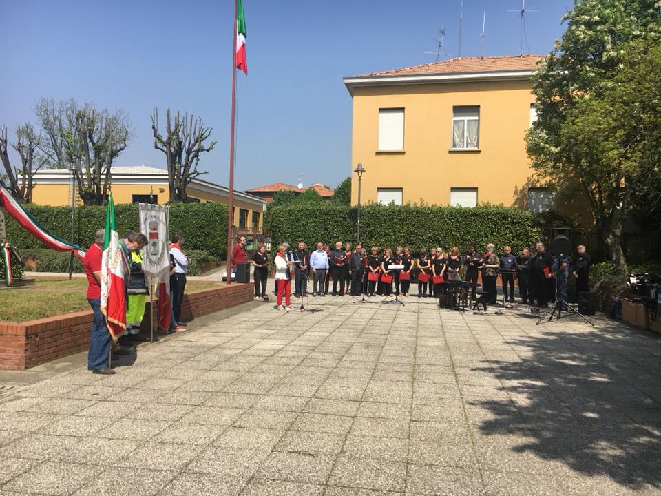 25 Aprile parroco e sindaco si fanno concorrenza