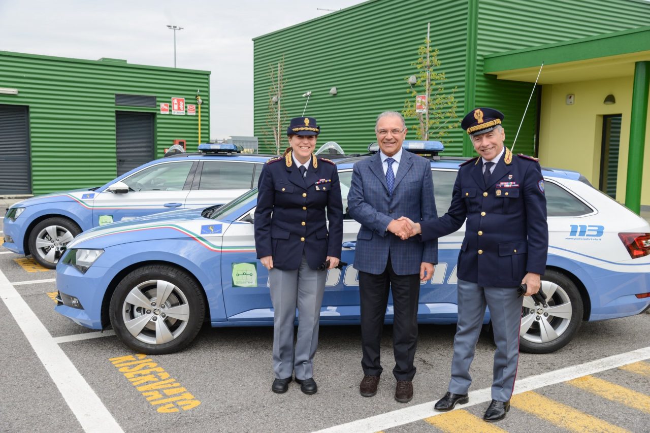 Brebemi dona auto alla Polizia stradale