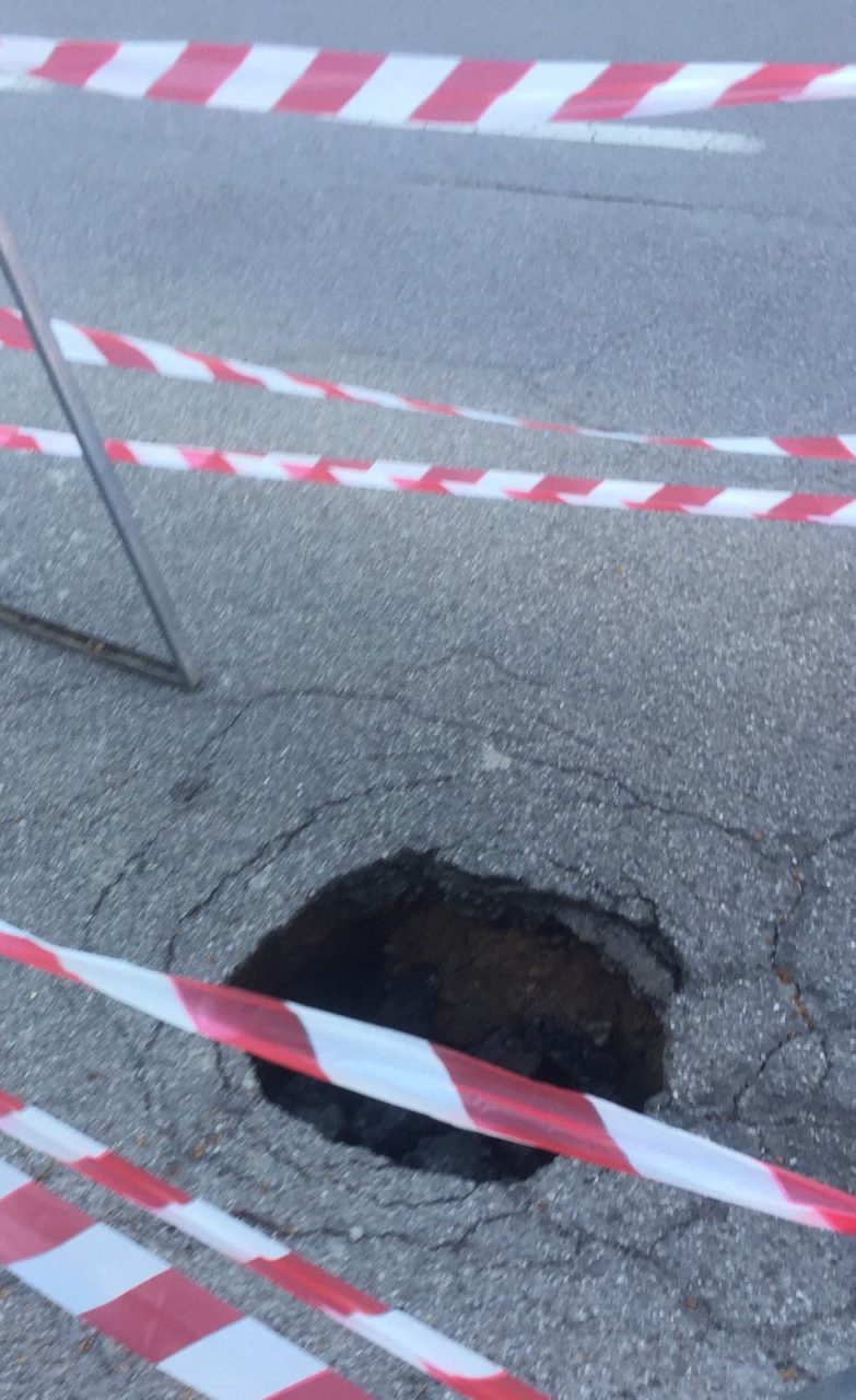 Voragine nell’asfalto a Cassina de’ Pecchi