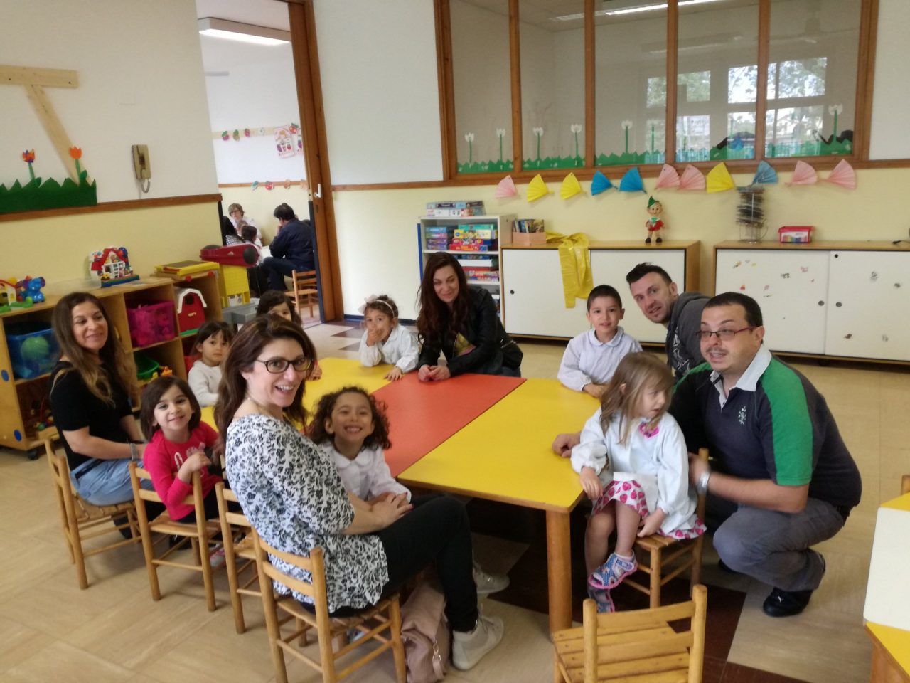 Colazione con mamma e babbo per i bimbi del Lattuada