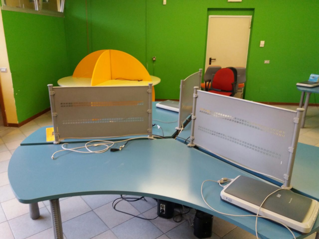 Biblioteca civica cologno monzese tredici nuove postazioni informatiche