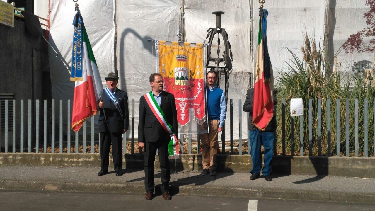 Trezzano Rosa il Comune e la Combattenti e reduci omaggiano il 25 Aprile FOTO