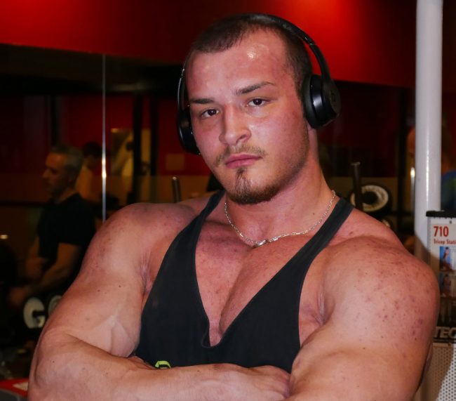 Da bullizzato a campione di culturismo