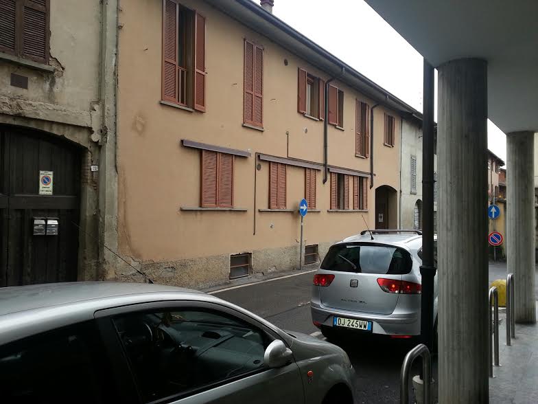 Il centro di accoglienza di Capriate finisce in Parlamento