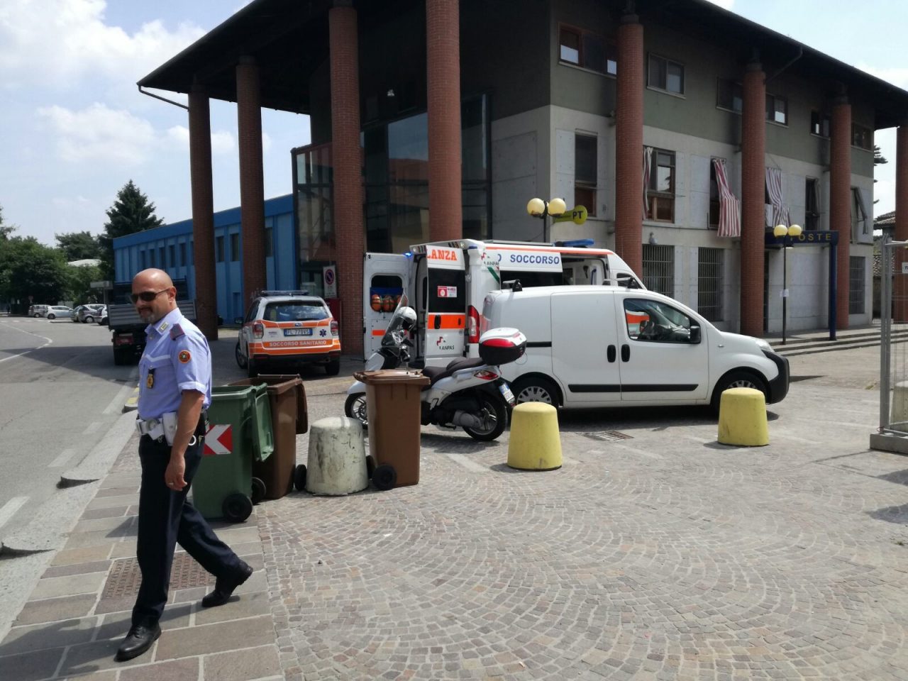Operaio colpito in testa da un tubo, intervento in corso