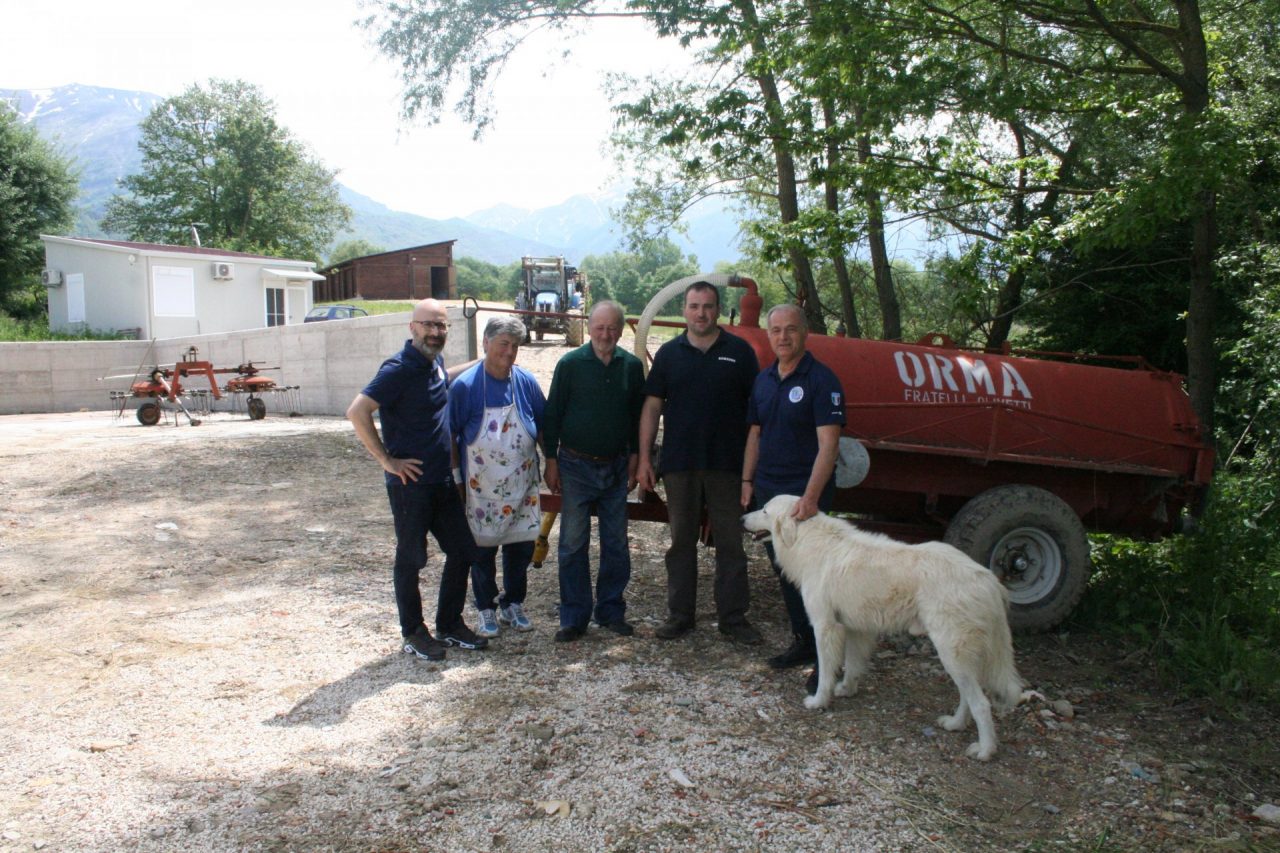 Nei luoghi colpiti dal sisma cHAITY IN THE WORLD FAMIGLIA DI lUCA gUERRINI