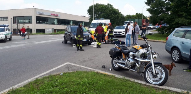 Grave incidente lungo la Provinciale ferito un motociclista FOTO