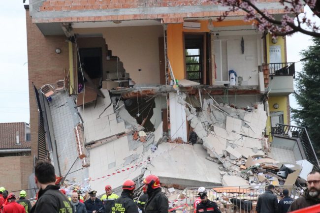 Esplosione Rescaldina, l’unico morto indagato per il crollo